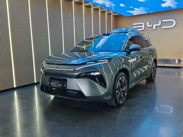 Фотография автомобиля — BYD Tang L