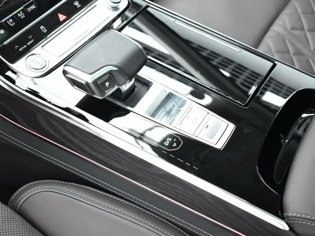 Audi A8 — Фото автомобиля 13