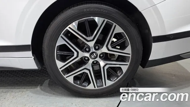 Hyundai Grandeur GN7 — Фото автомобиля 6