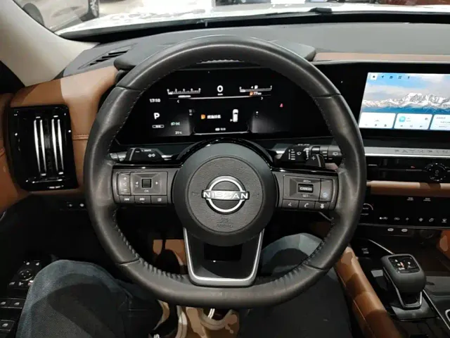 Nissan Terra — Фото автомобиля 10