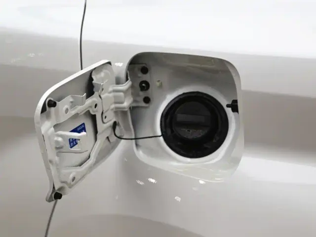 Toyota Granvia 2022 2.5L Hybrid Noble Edition — Фото автомобиля 28