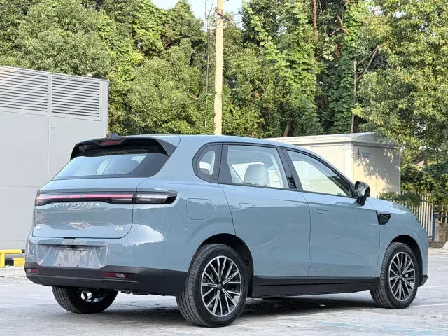 Leapmotor B10 — Фото автомобиля 14