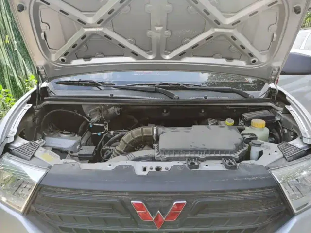 Wuling Hongguang V — Фото автомобиля 19