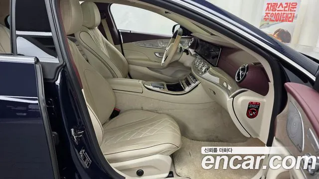 Mercedes-Benz CLS-Class — Фото автомобиля 10