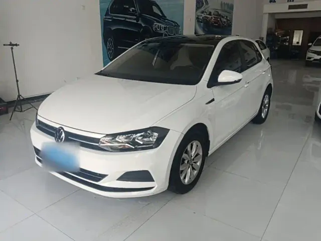 Фотография автомобиля — Volkswagen Polo
