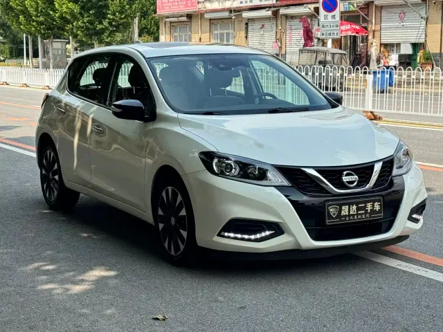 Nissan Tiida — Фото автомобиля 3