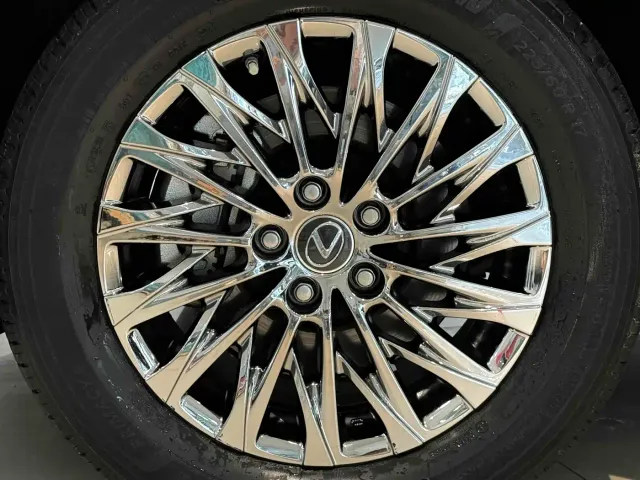 Lexus LM — Фото автомобиля 19