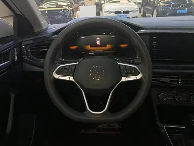 Volkswagen Lavida — Фото автомобиля 15