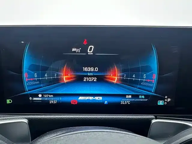Mercedes-Benz GLB AMG — Фото автомобиля 10