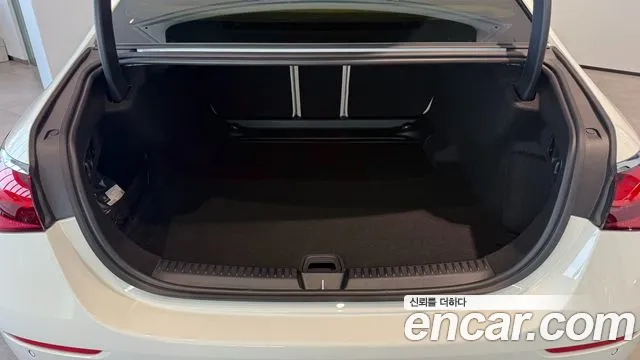 Mercedes-Benz E-Class — Фото автомобиля 10