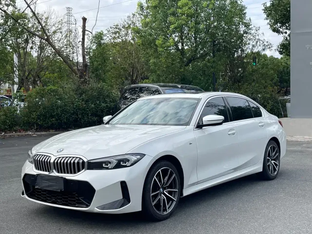 Фотография автомобиля — BMW 3 Series