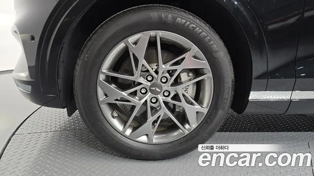 Genesis GV70 — Фото автомобиля 5