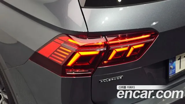 Volkswagen Tiguan — Фото автомобиля 23