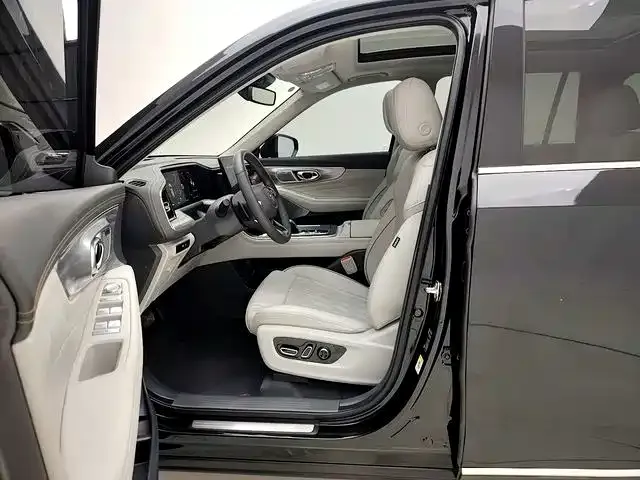 GAC Trumpchi GS8 — Фото автомобиля 14