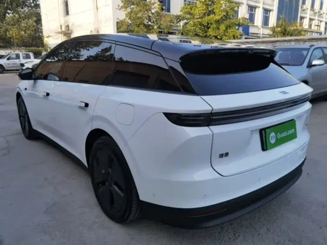 Li Auto i6 — Фото автомобиля 4
