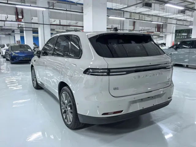 Leapmotor C10 — Фото автомобиля 6