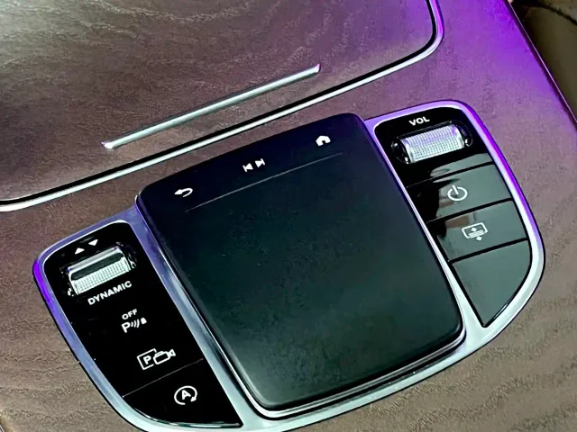 Mercedes-Benz E-Class — Фото автомобиля 11
