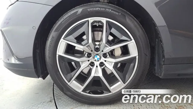BMW 5 Series G60 — Фото автомобиля 5