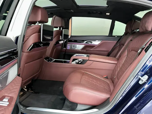 BMW 7 Series — Фото автомобиля 9