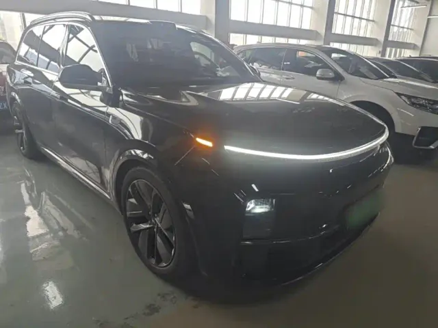Li Auto L9 — Фото автомобиля 21
