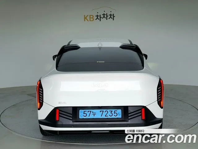 Kia EV4 — Фото автомобиля 5