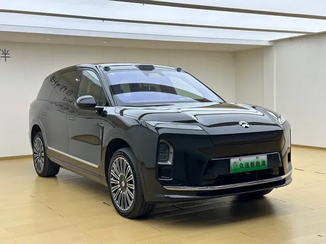 Nio ES8 — Фото автомобиля 3