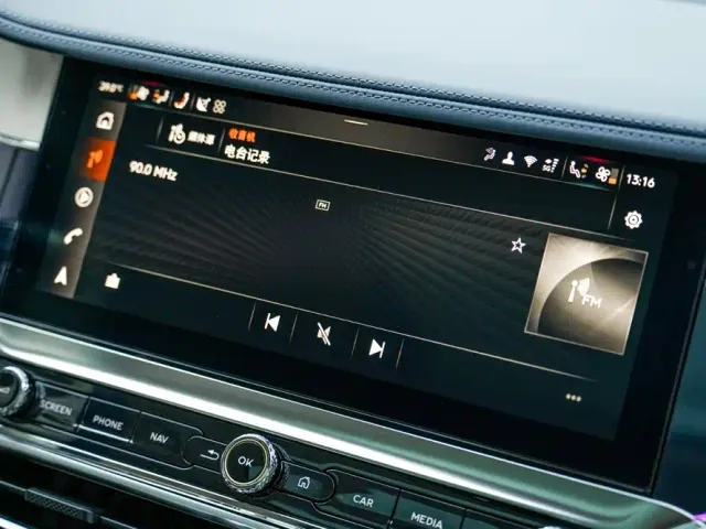 Bentley Flying Spur — Фото автомобиля 18