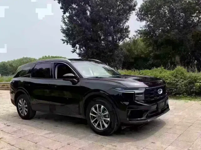 Ford Edge — Фото автомобиля 3
