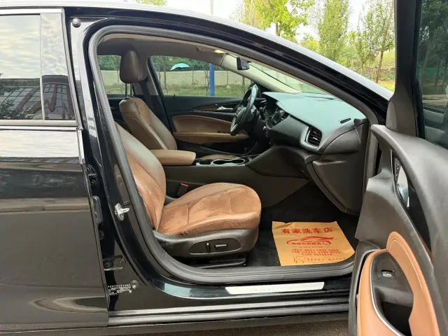 Buick Regal — Фото автомобиля 13