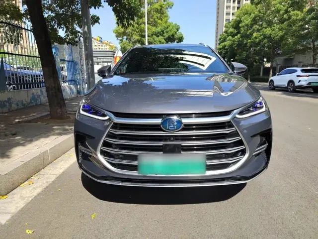 BYD Tang — Фото автомобиля 10