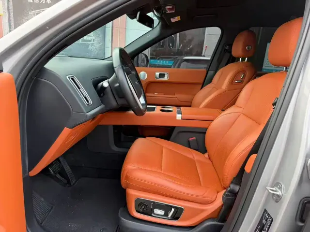 Li Auto L9 — Фото автомобиля 6