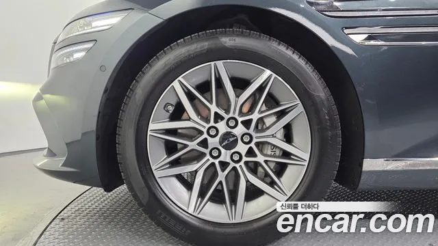 Genesis G80 Бензин 2.5 турбо AWD — Фото автомобиля 5