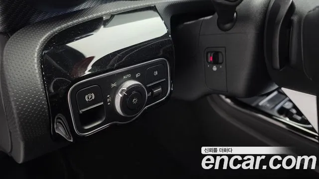 Mercedes-Benz A-Class — Фото автомобиля 14