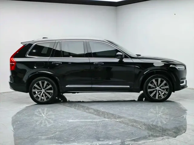 Volvo XC90 — Фото автомобиля 5