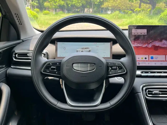 Geely Emgrand — Фото автомобиля 14