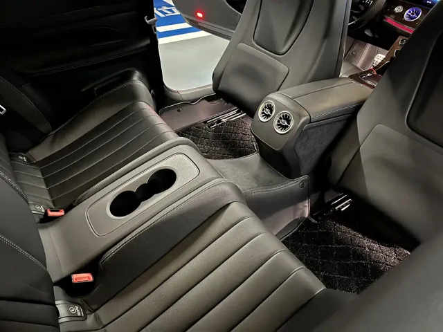 Mercedes-Benz E-Class — Фото автомобиля 17