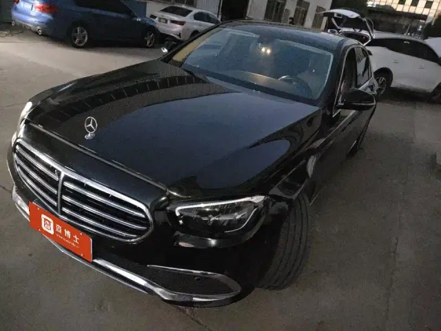 Фотография автомобиля — Mercedes-Benz E-Class