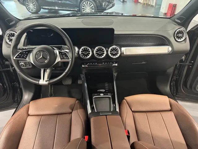 Mercedes-Benz EQB — Фото автомобиля 10