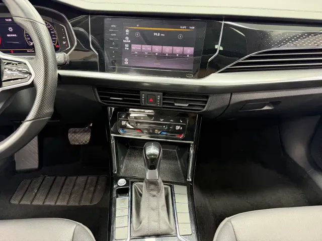 Volkswagen Passat — Фото автомобиля 13