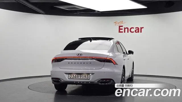 Hyundai Grandeur Grandeur (New) Hybrid — Фото автомобиля 4
