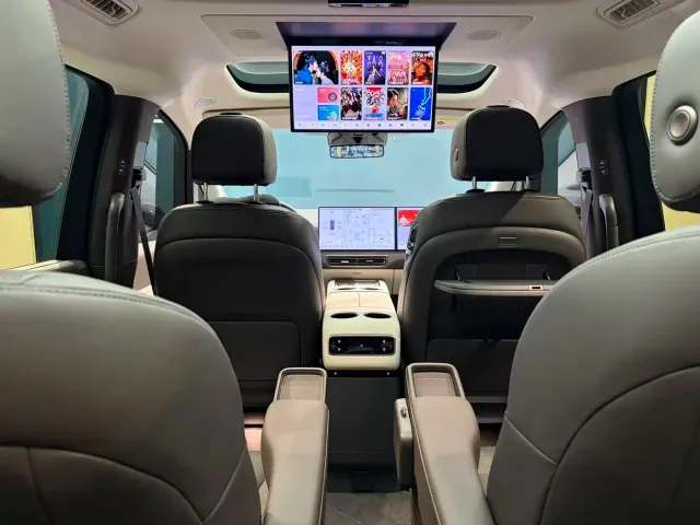 Li Auto MEGA — Фото автомобиля 17