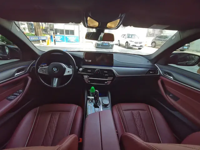 BMW 5 Series — Фото автомобиля 8