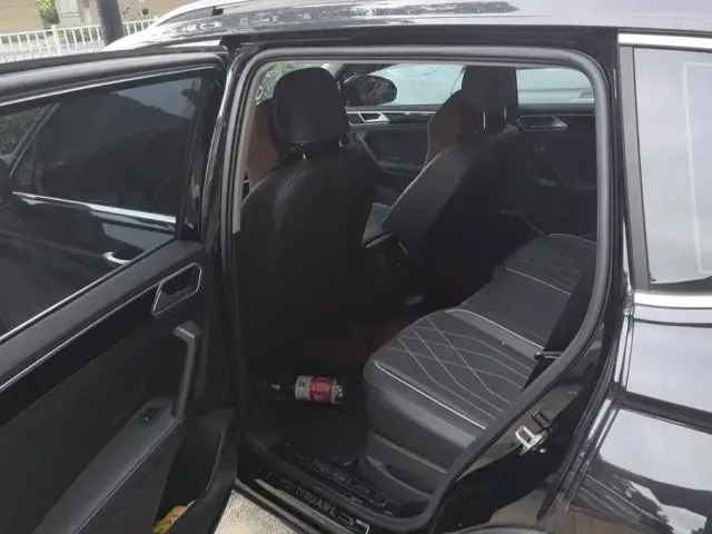 Volkswagen Tiguan L — Фото автомобиля 11