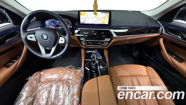 BMW 5 Series G30 — Фото автомобиля 10