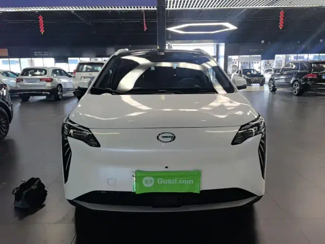 GAC Aion Y — Фото автомобиля 2