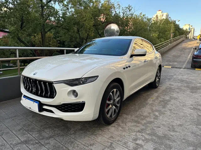 Фотография автомобиля — Maserati Levante