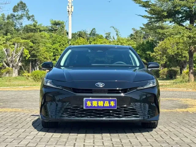 Toyota Camry — Фото автомобиля 2