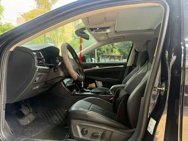 Volkswagen Passat — Фото автомобиля 5
