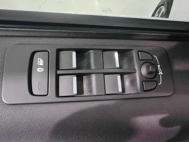 Land Rover Discovery Sport — Фото автомобиля 15