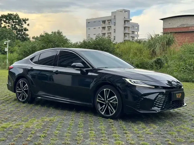 Toyota Camry — Фото автомобиля 3